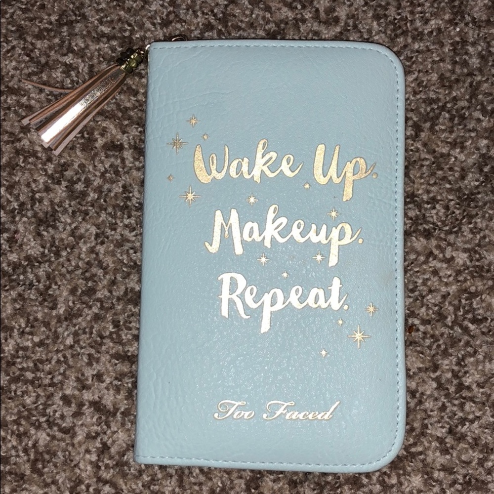 Too Faced Limited Edition Travel Palette Holder